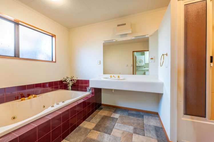 16 Coronation Street Moeraki_15