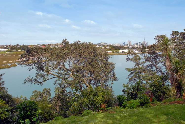 79 Ngataringa Road Devonport_24