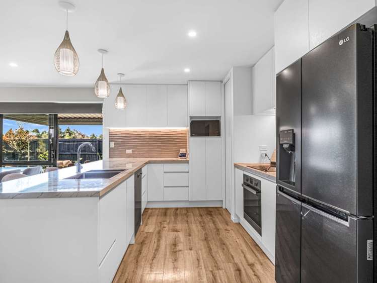 1 Cox Lane Amberley_12