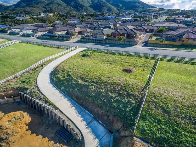 31 Percy Kinsman Crescent Riverstone Terraces_13