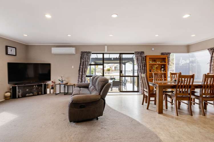 43 Lansdowne Crescent Glenview_9