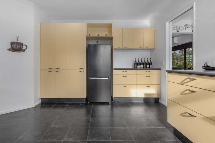 11 Harry Shaw Way Raumati South_6