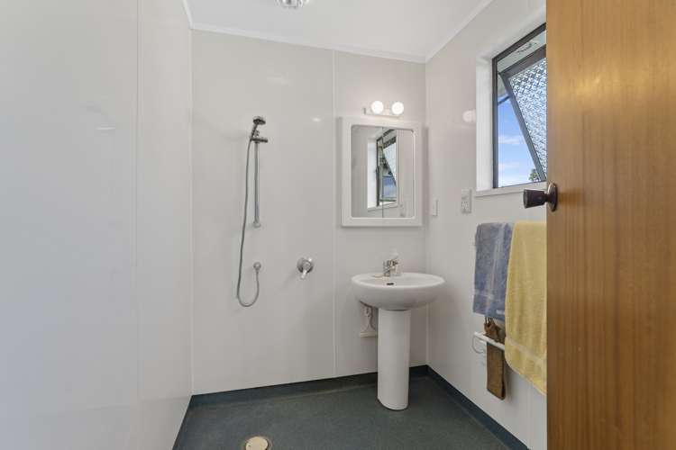 5 Moana Street Otaki Beach_15