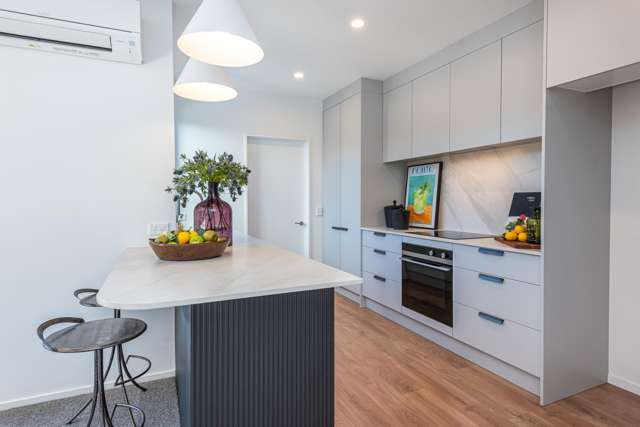 2/211 Springfield Road Saint Albans_1