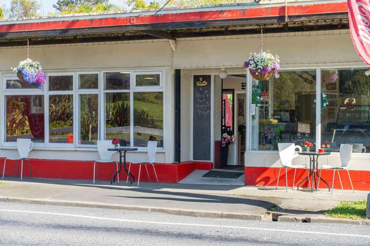 2002 Paparoa Valley Road Paparoa_6