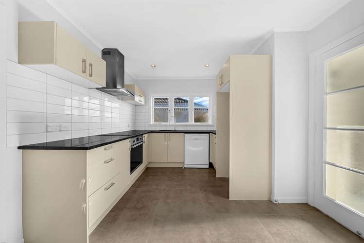 685 Hillsborough Road Mt Roskill_7