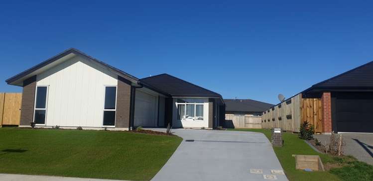 35 Komata Crescent_0