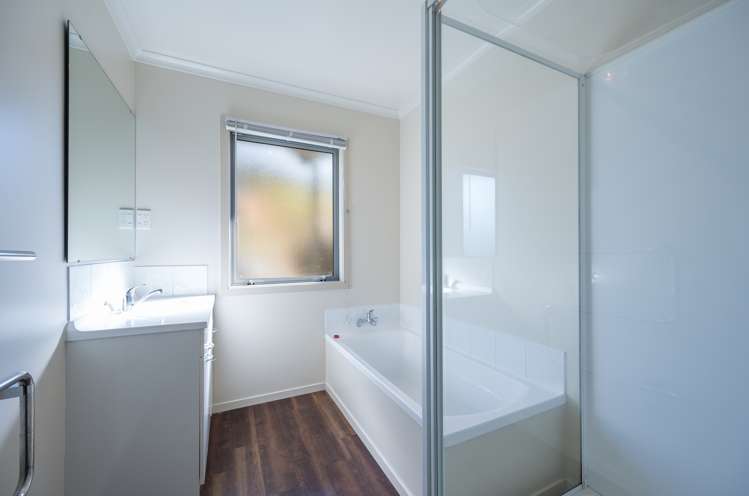 50 Saint Lawrence Street Toi Toi_11