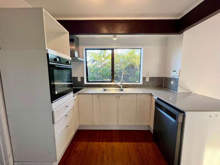 3/98 Roberts Road Te Atatu South_5