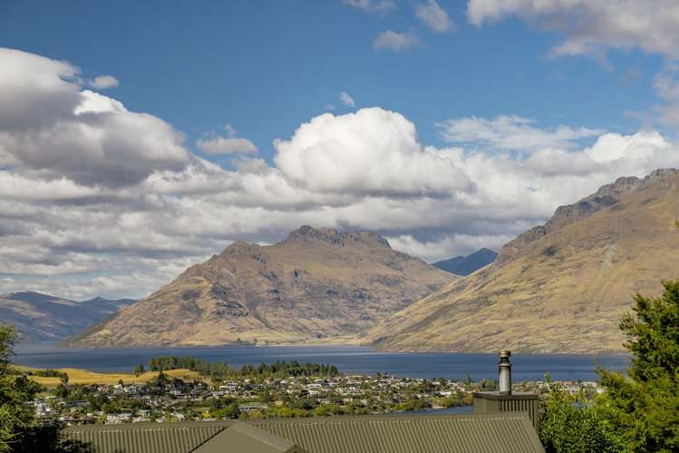 13 Goldleaf Hill Queenstown_25