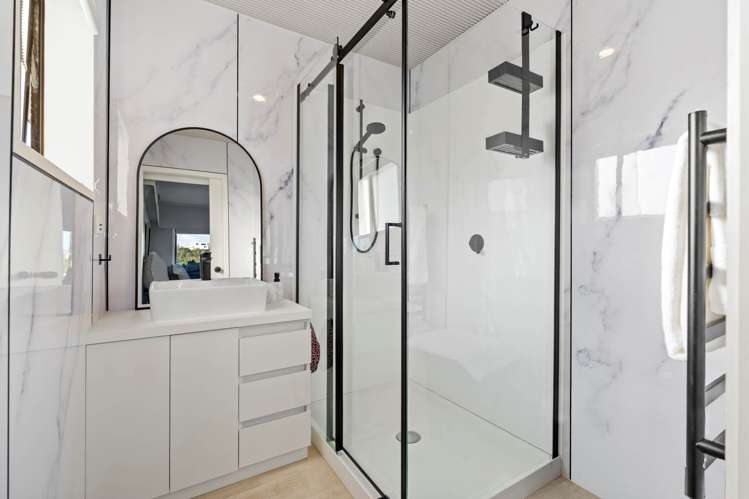 3 Elgin Place Red Beach_23