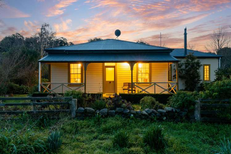 2111 Kahutara Road_1