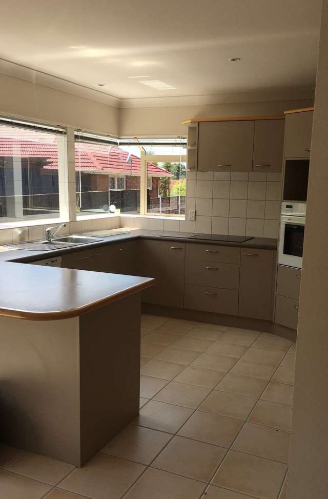 2/63 Udys Road Pakuranga_1