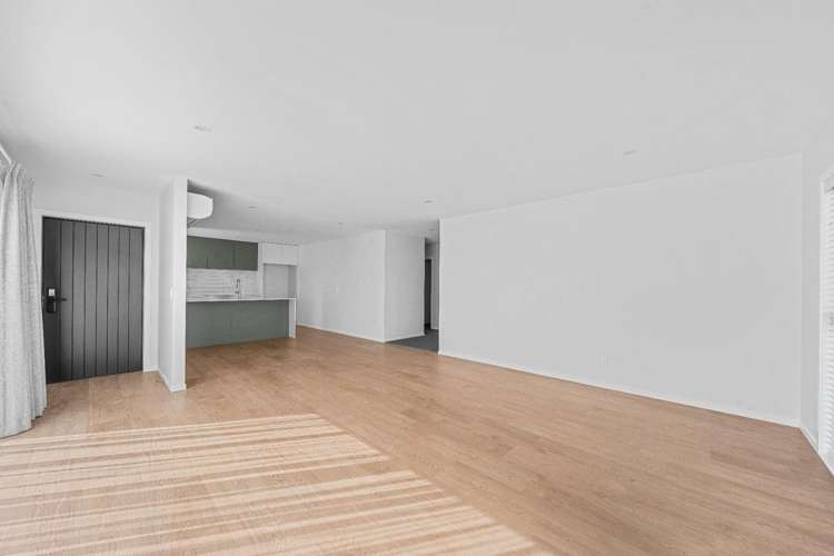 79 South Road 10754_5