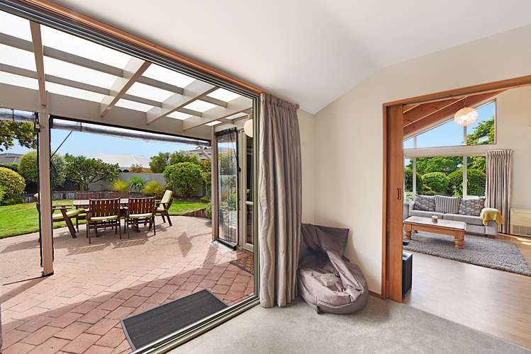 1 Stead Crescent Stoke_10