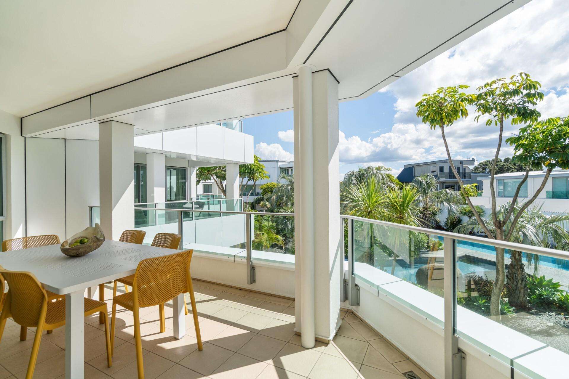 206/136 Marine Parade Mt Maunganui_0