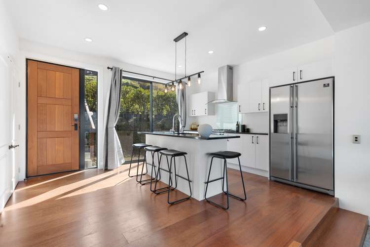 115 Wynyard Crescent Fernhill/Sunshine Bay_11