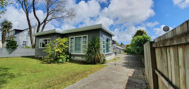 67 Queenwood Road Levin_15