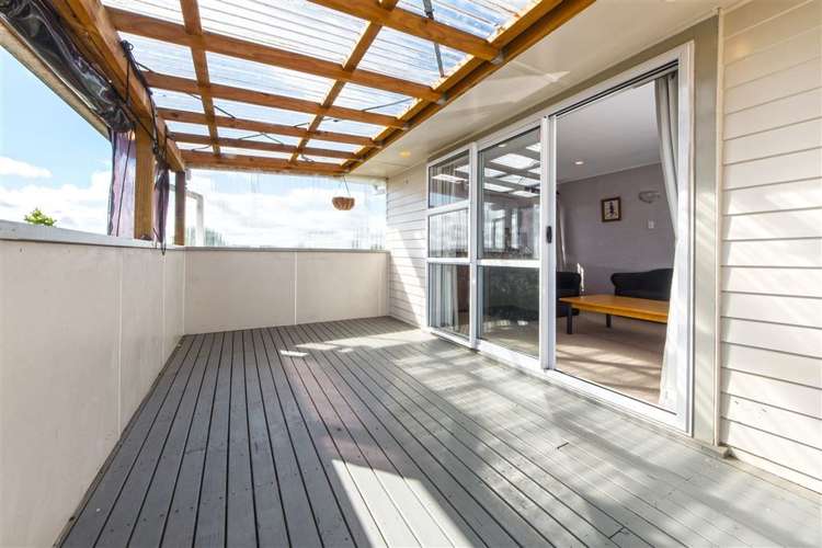 12 Gladfield Lane Te Atatu Peninsula_16