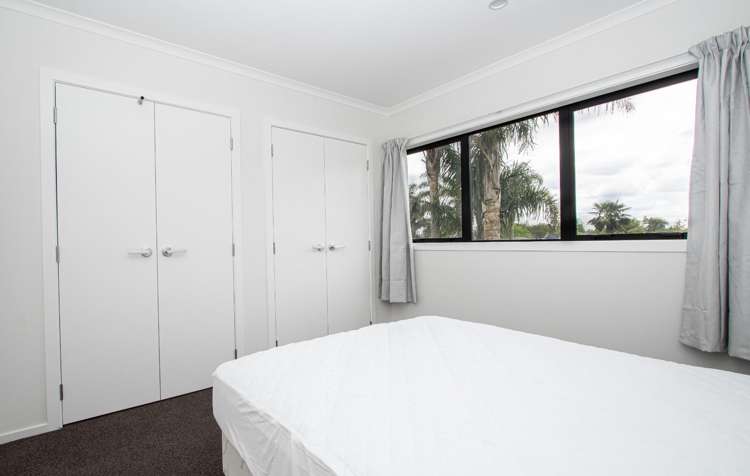 8/17 Lyon Street 1067_8