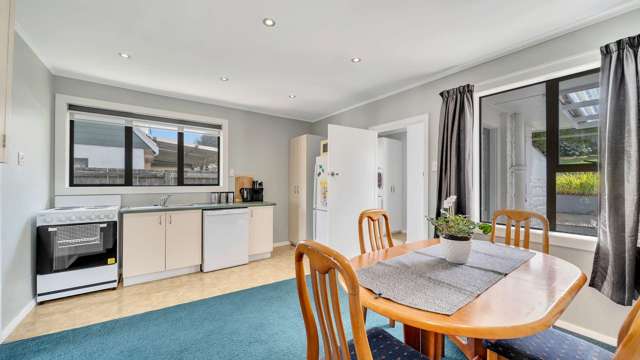 54 Waldron Crescent Green Island_4