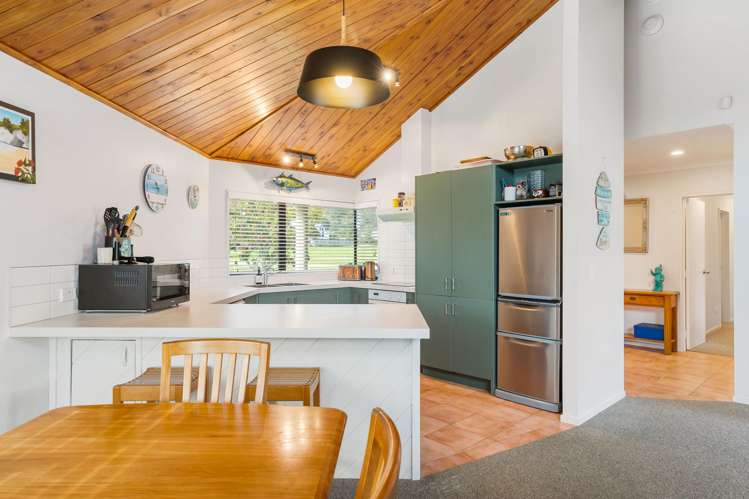 2 Lake Court_5