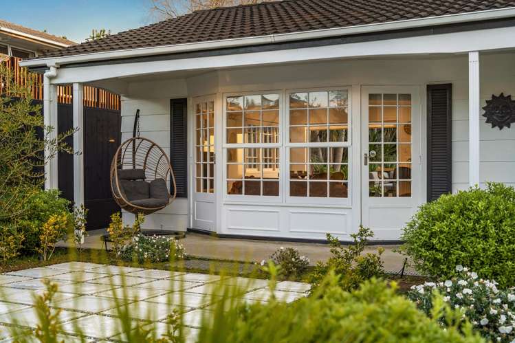 16 Pickwick Parade Mellons Bay_4