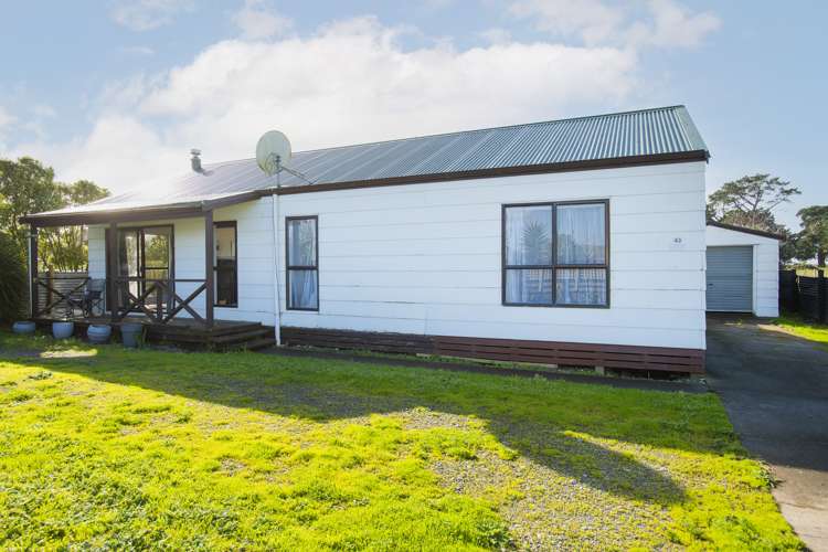 43 Main Road Tolaga Bay_18