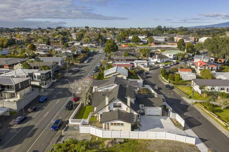 19 Baring Terrace Strandon_25