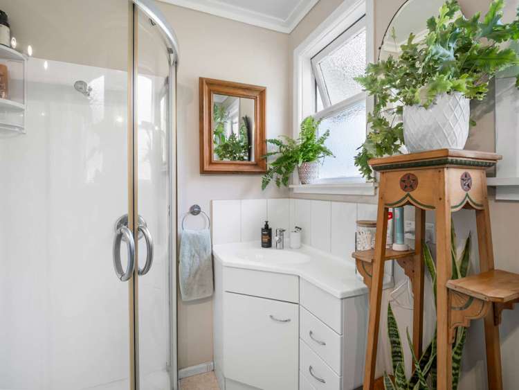 18 Troup St Herbert_16