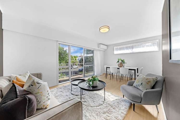 1/4 Preston Avenue Mt Albert_17