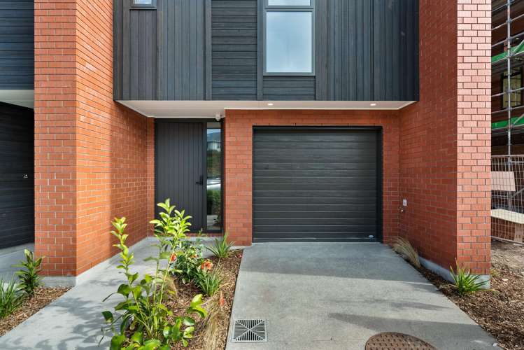 6 Cassino Terrace Mount Albert_19