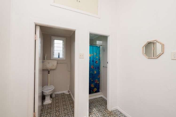 24 Bird Road Stratford_9