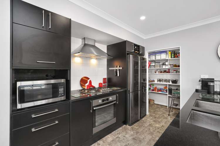 16 Geoff Geering Drive_5