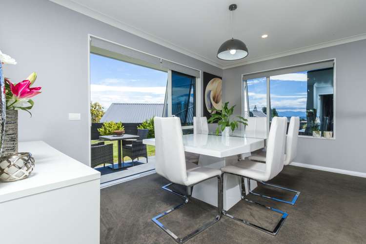 65 Fairose Drive Richmond_8