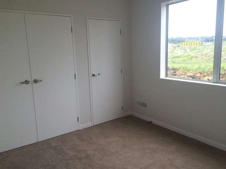 19 Fong Road Flat Bush_13