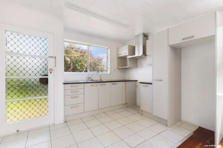 1/5 Astral Place Clover Park_10