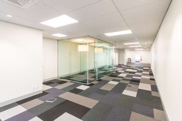 Shop 2/41-45 Clyde Road Browns Bay_2