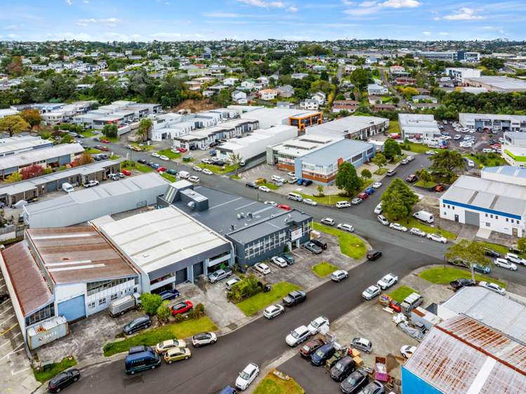 1 Colway Place Wairau Valley_14