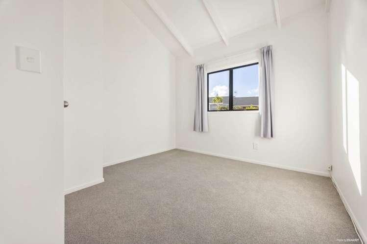 8 Fantail Court Orewa_17