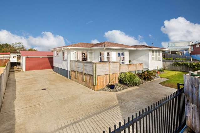 8 De Thiery Place Pakuranga Heights_1