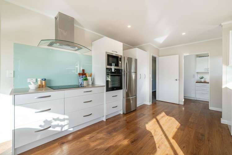 18 Yarrow Place Papakowhai_12