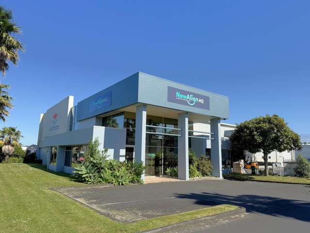 Discounted rent, highly visible offices