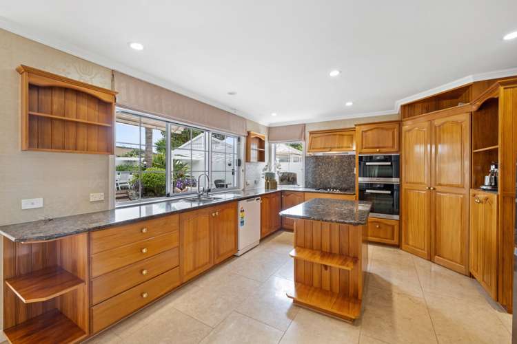 28 Manor Park Sunnyhills_16