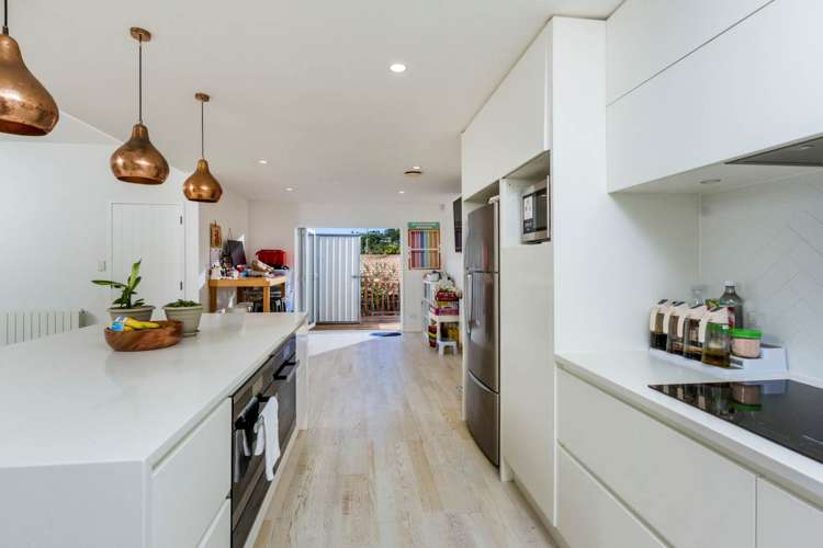 35 Caversham Drive Torbay_14