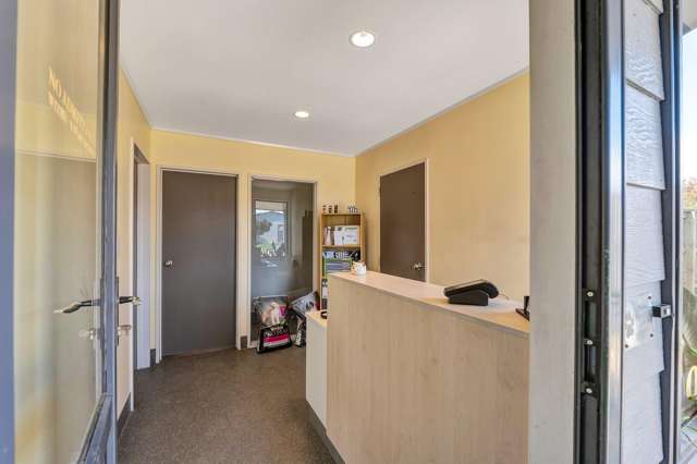 1384 Egmont Road Egmont Village_4