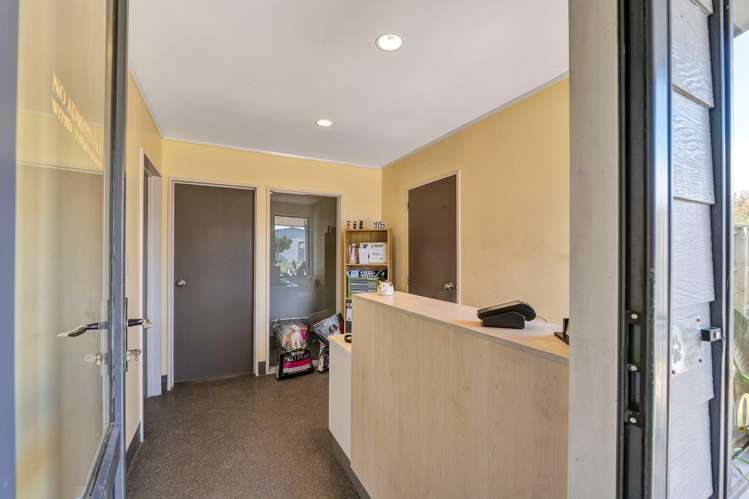 1384 Egmont Road Egmont Village_4
