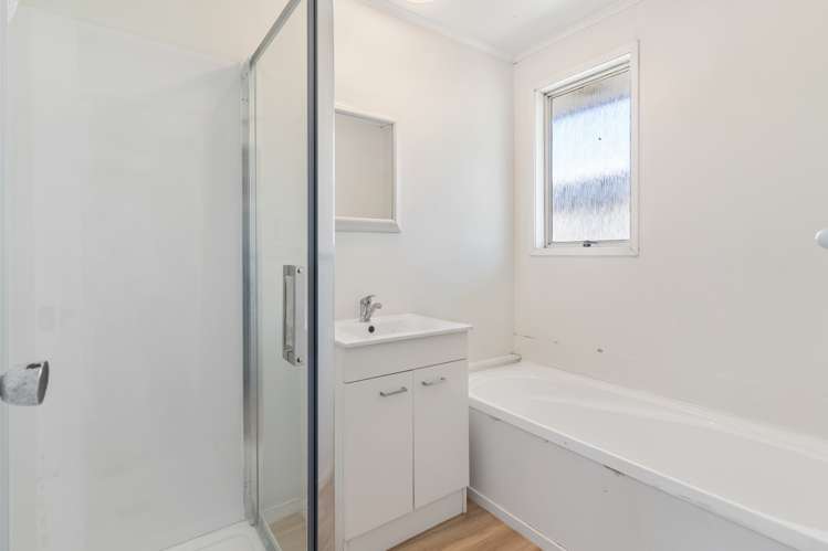 1 Glennis Place Clendon Park_11