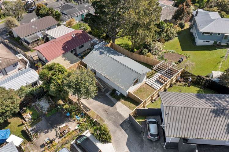 2/63 Rosier Road Glen Eden_16