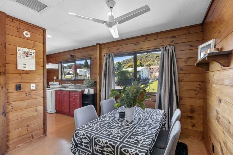 18 Oaklands Grove Clouston Park_6